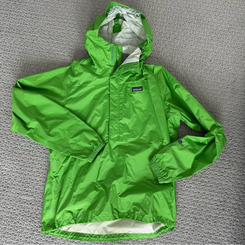 Patagonia Green Raincoat Lightweight Hooded